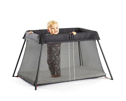 BabyBjörn Cuna de Viaje Light, con Sábana Ajustable para Cuna de Viaje Light, Negro